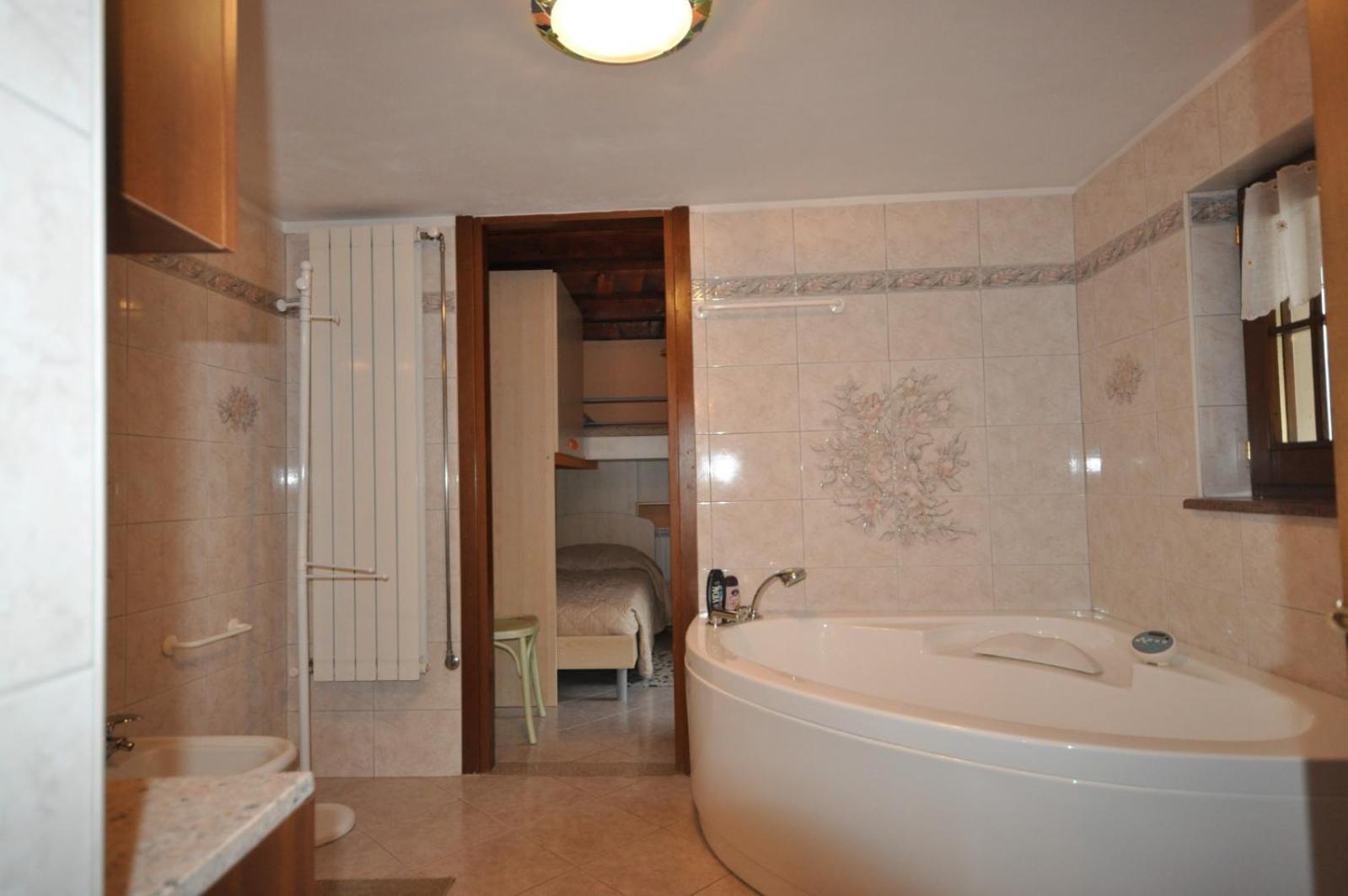 Cat Marvei Apartment Villadossola Exterior foto