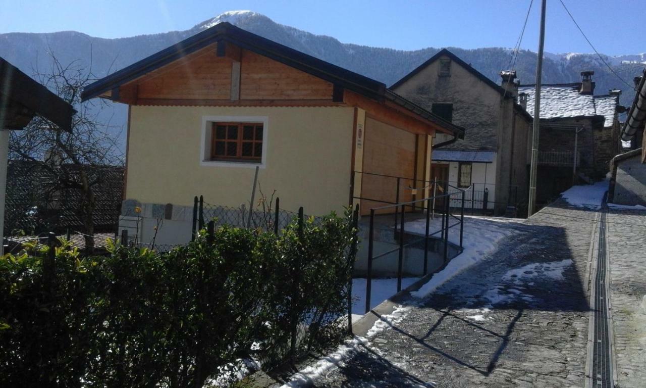 Cat Marvei Apartment Villadossola Exterior foto
